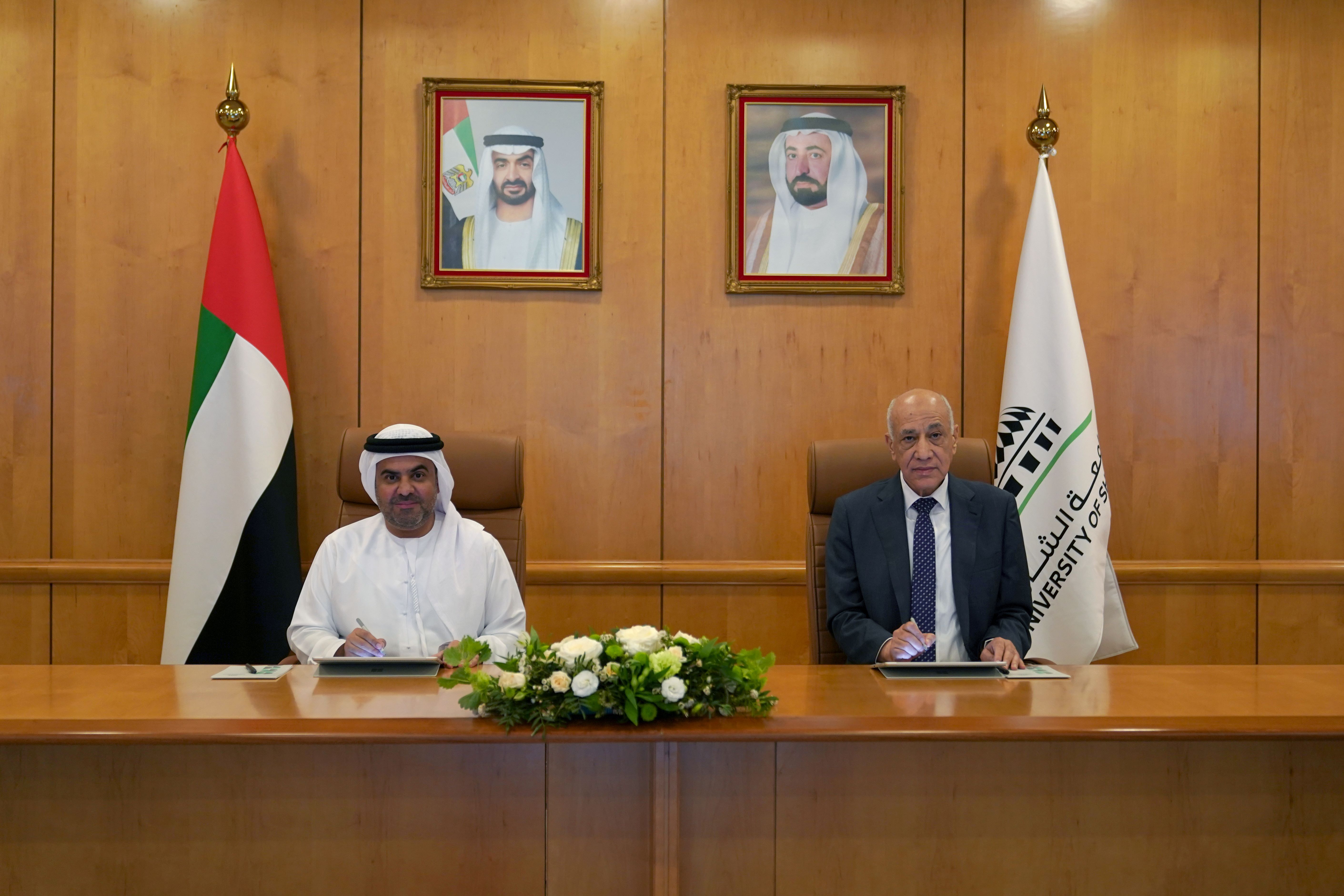 جامعة الشارقة ومدينة الشارقة للإعلام (شمس) توقعان مذكرة تفاهم لتعزيز التعاون في مجالات الإعلام والابتكار